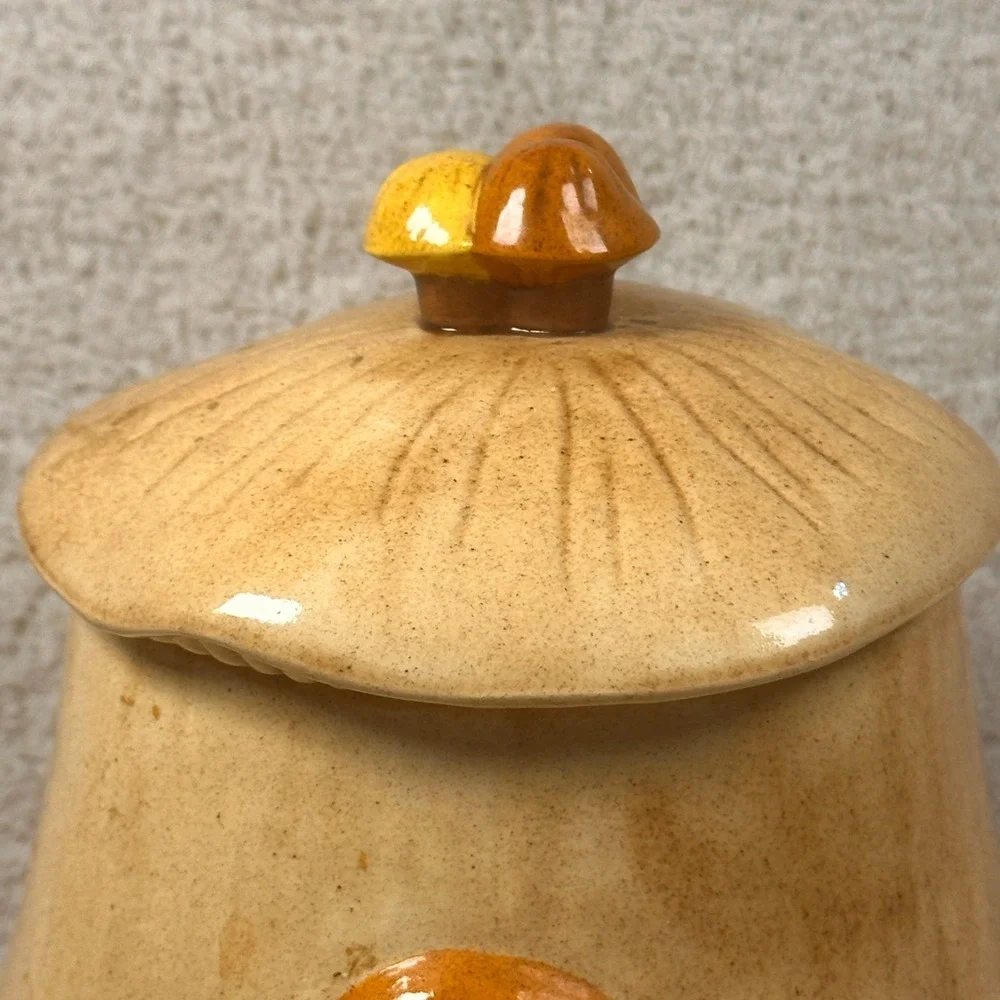 Vintage 1981 Arnels‎ Orange White Ceramic Mushroom Cookie Canister 9.5